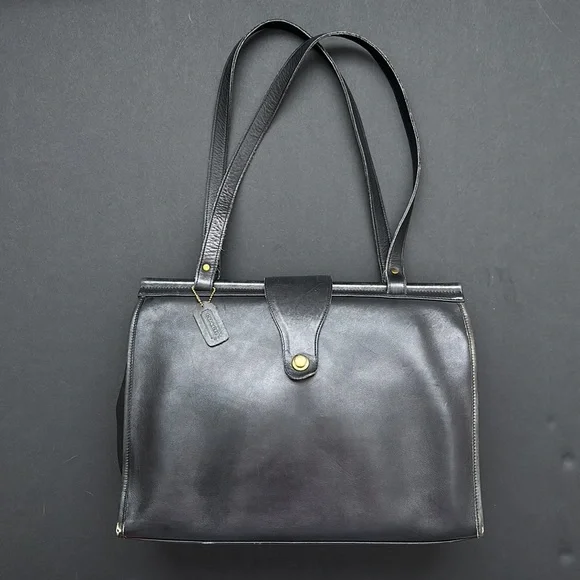 12/13 AT 3:00 PM EST COACH TALK
Vintage Coach ๐ผ ๐โฆโฆ..and history!! - Picture 14 of 16